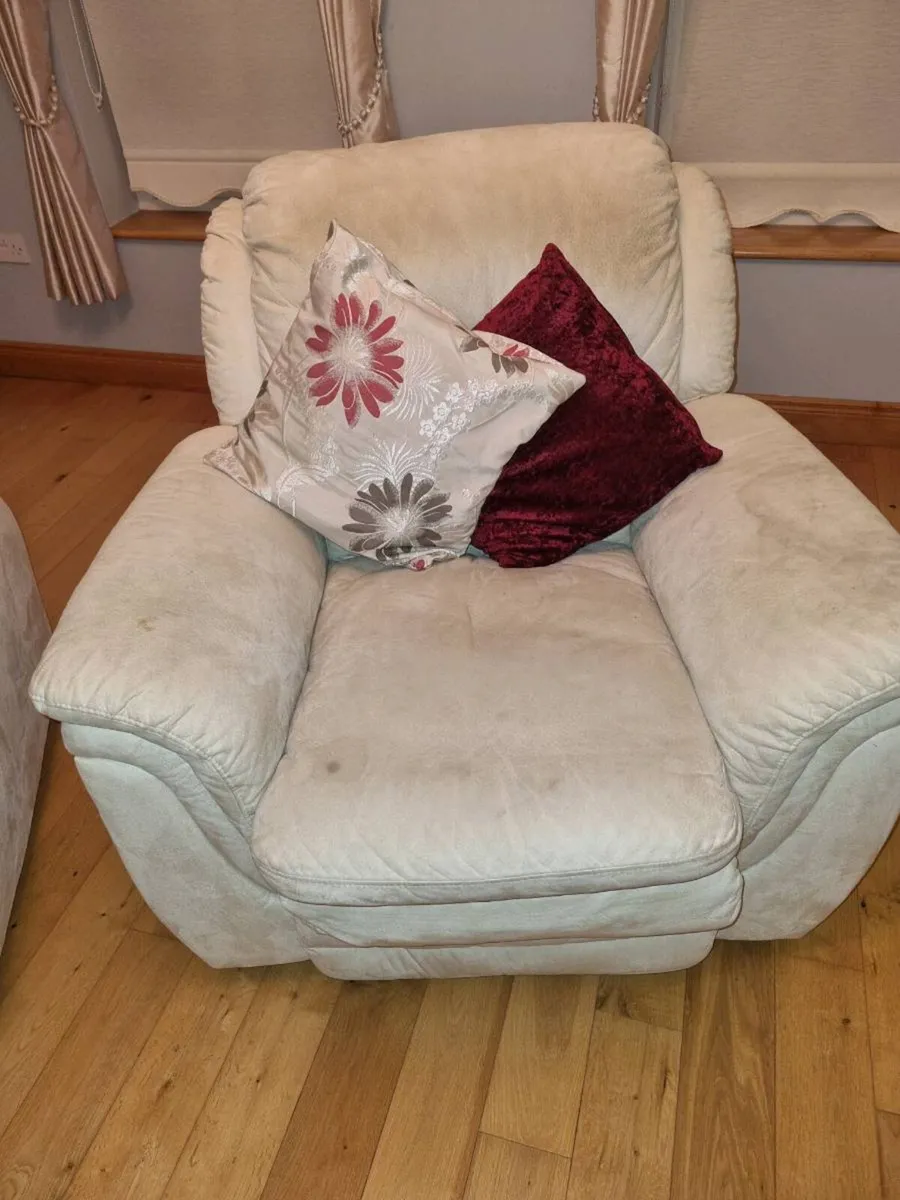 Couches - Image 4