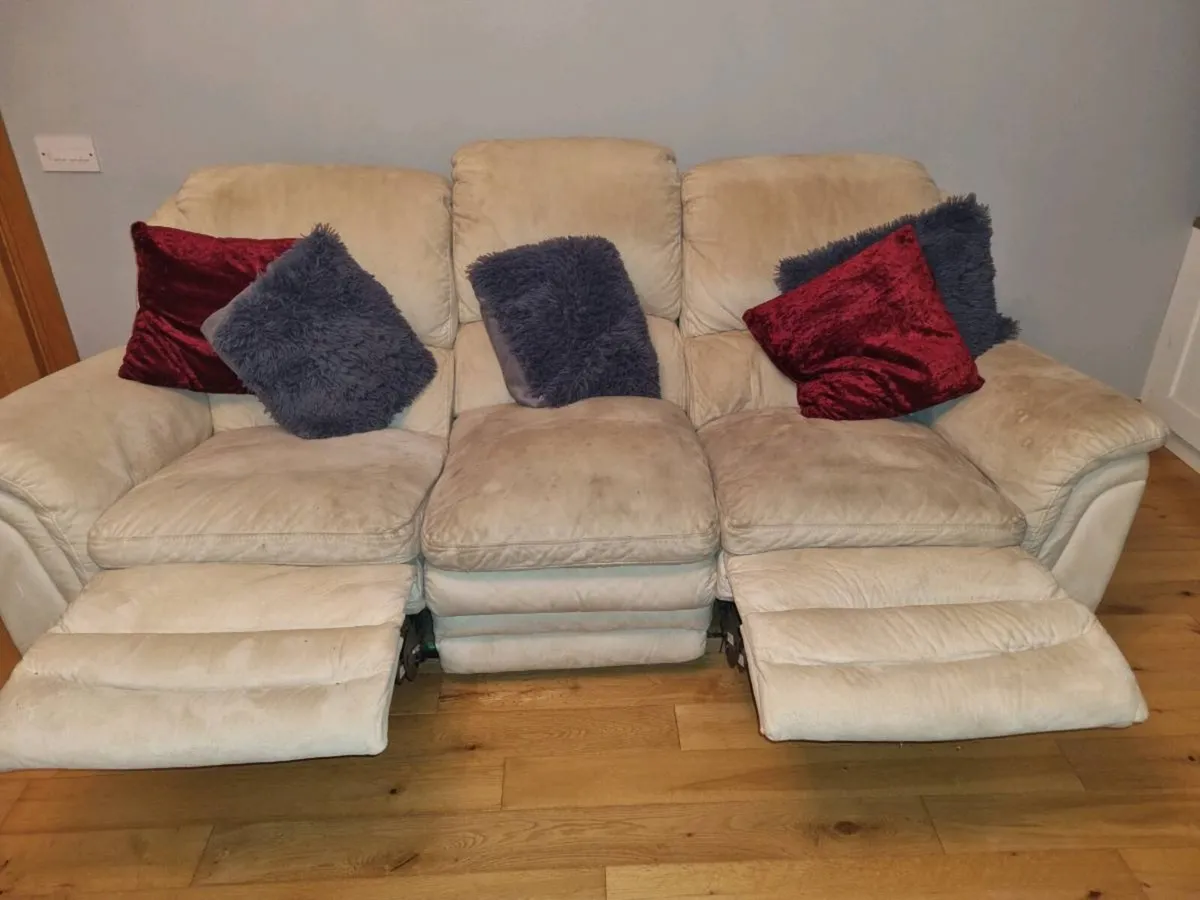 Couches - Image 2