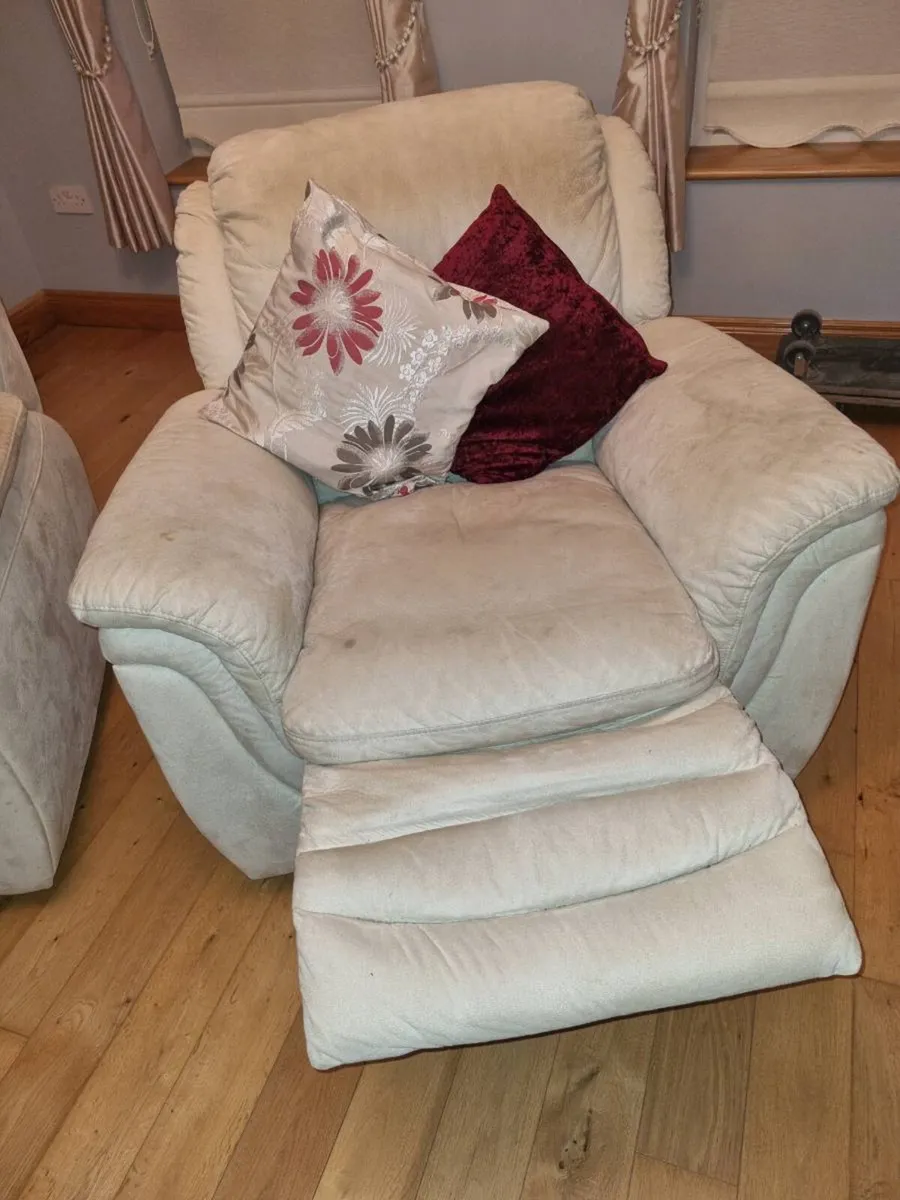 Couches - Image 3