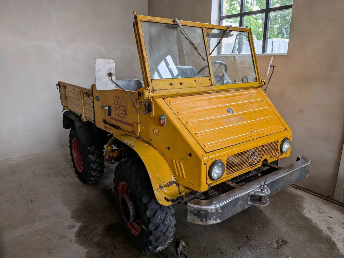 Mercedes  Unimog 411 - Image 1