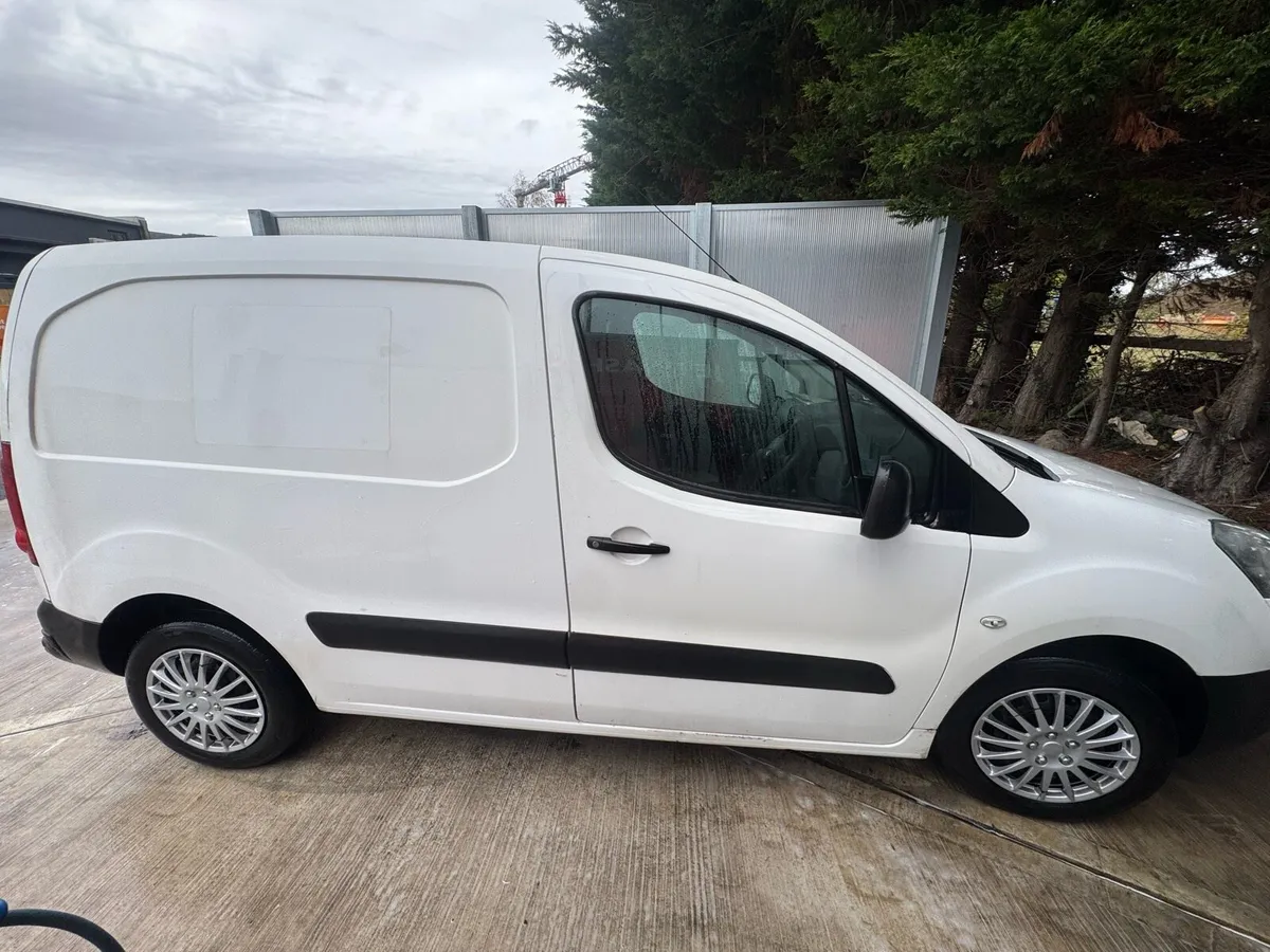 Peugeot Partner - 3 Seater Just Tested - Image 3