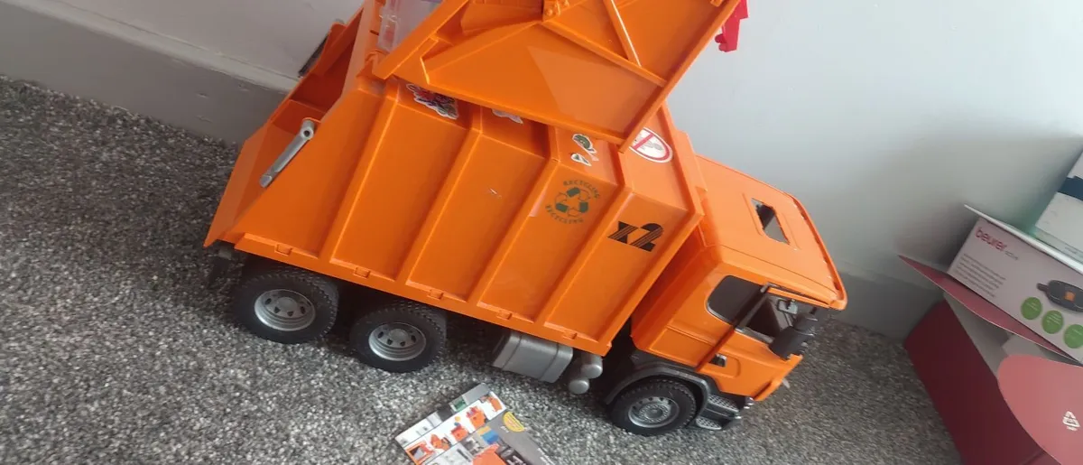 Bruder garbage truck great condition barely used - Image 1