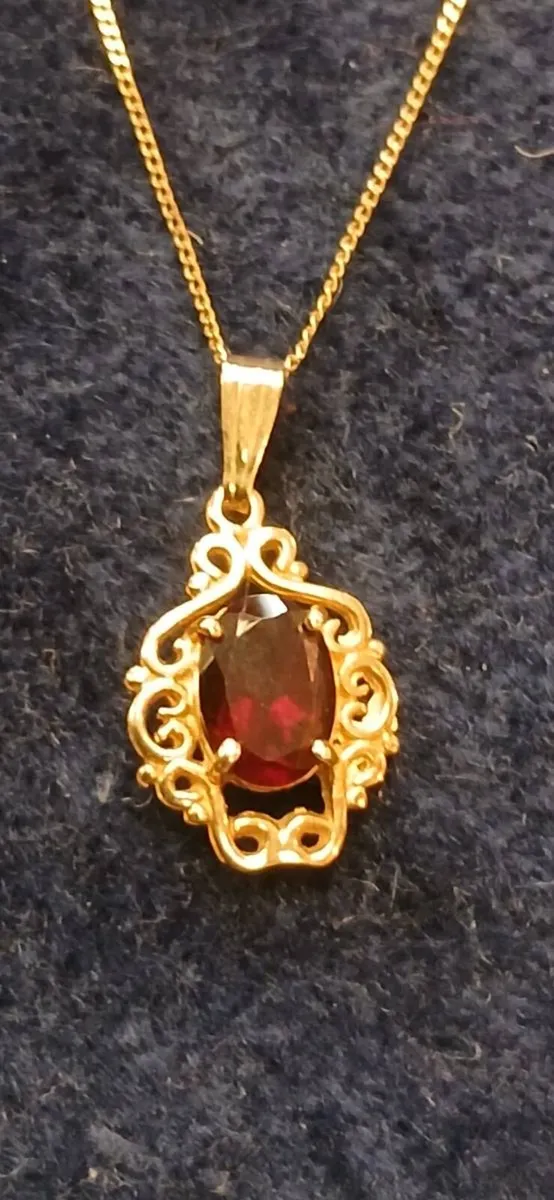 9ct antique garnet pendant and chain - Image 4