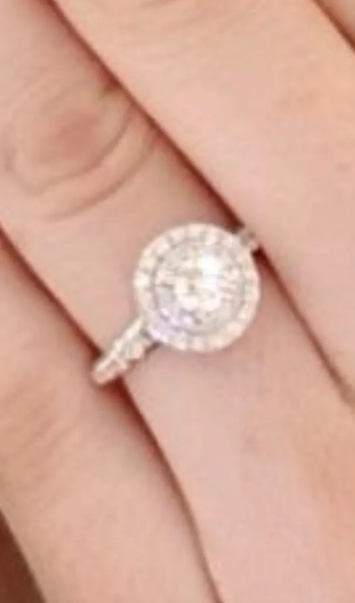 Engagement ring - Image 4