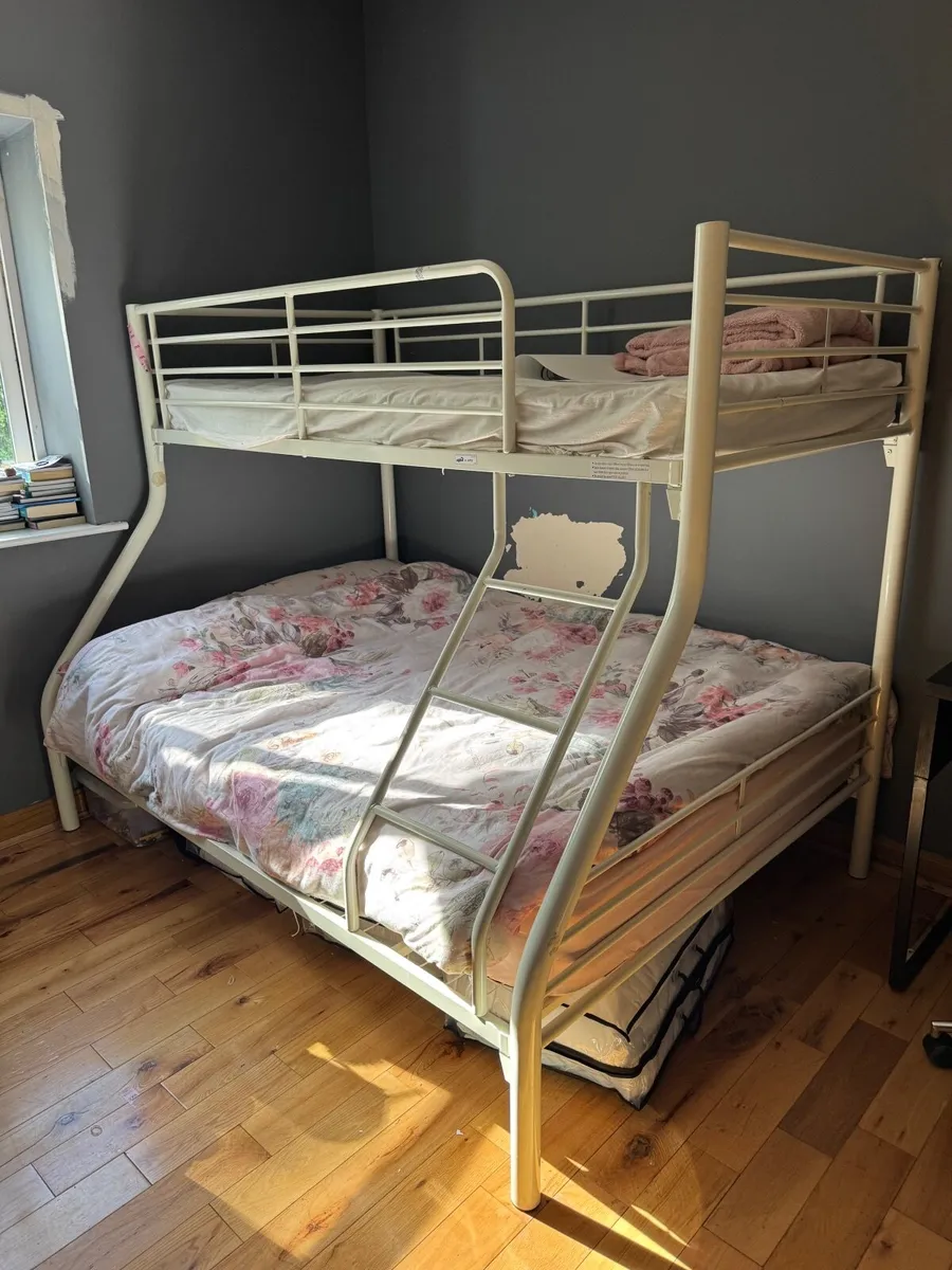 Bunk bed
