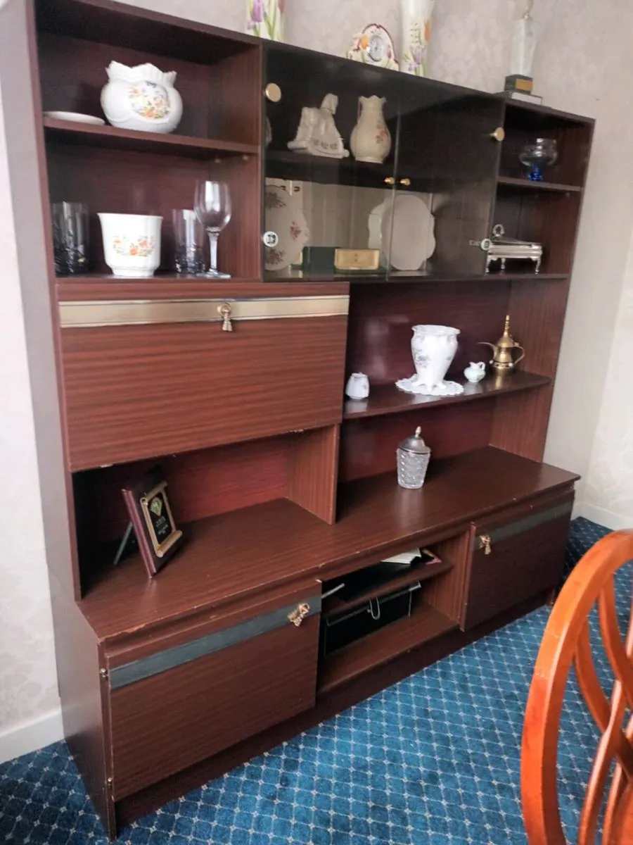 Cabinet - Image 1