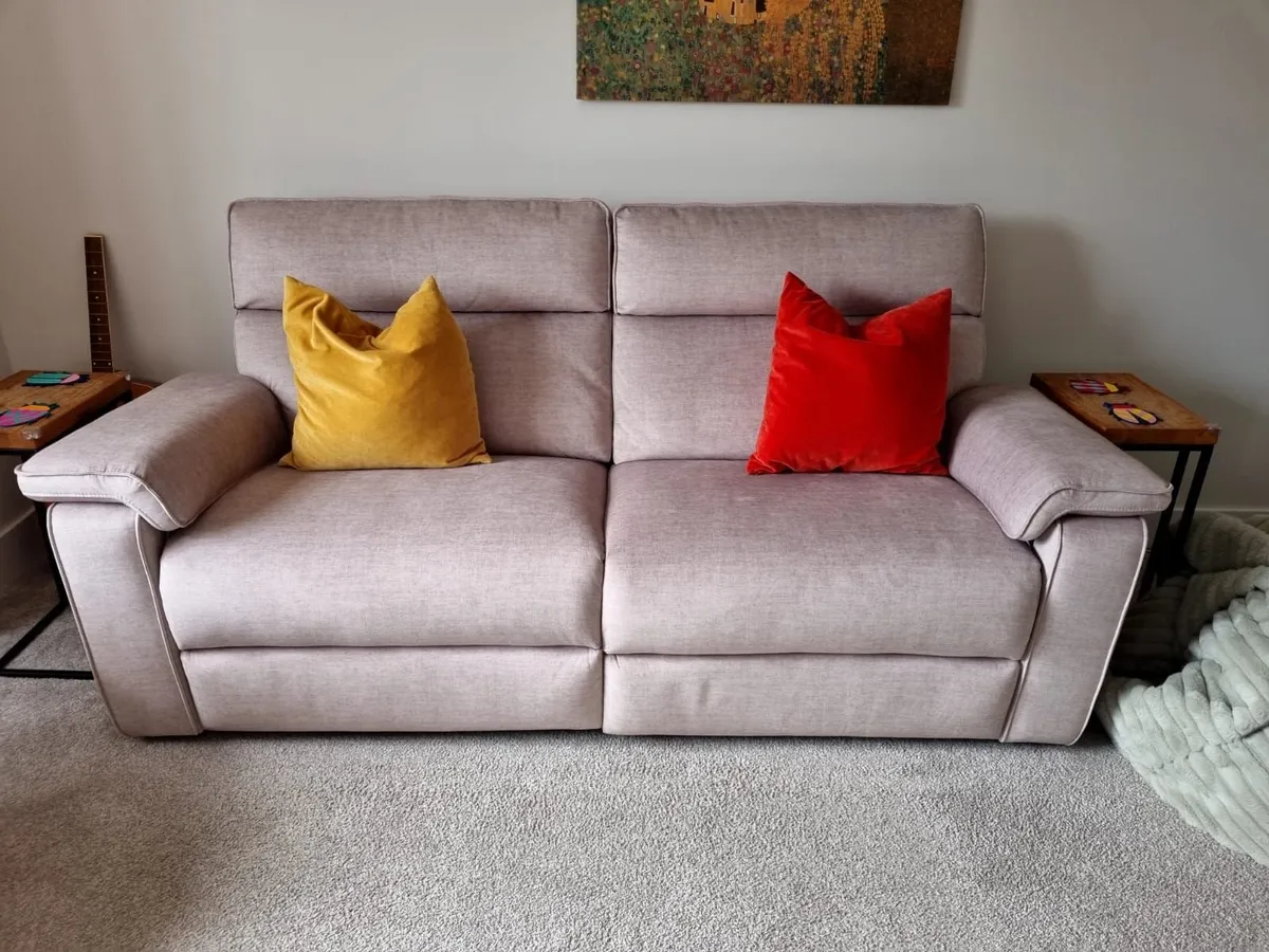 Like New 3 Seater Power Reclining Sofa - Image 4