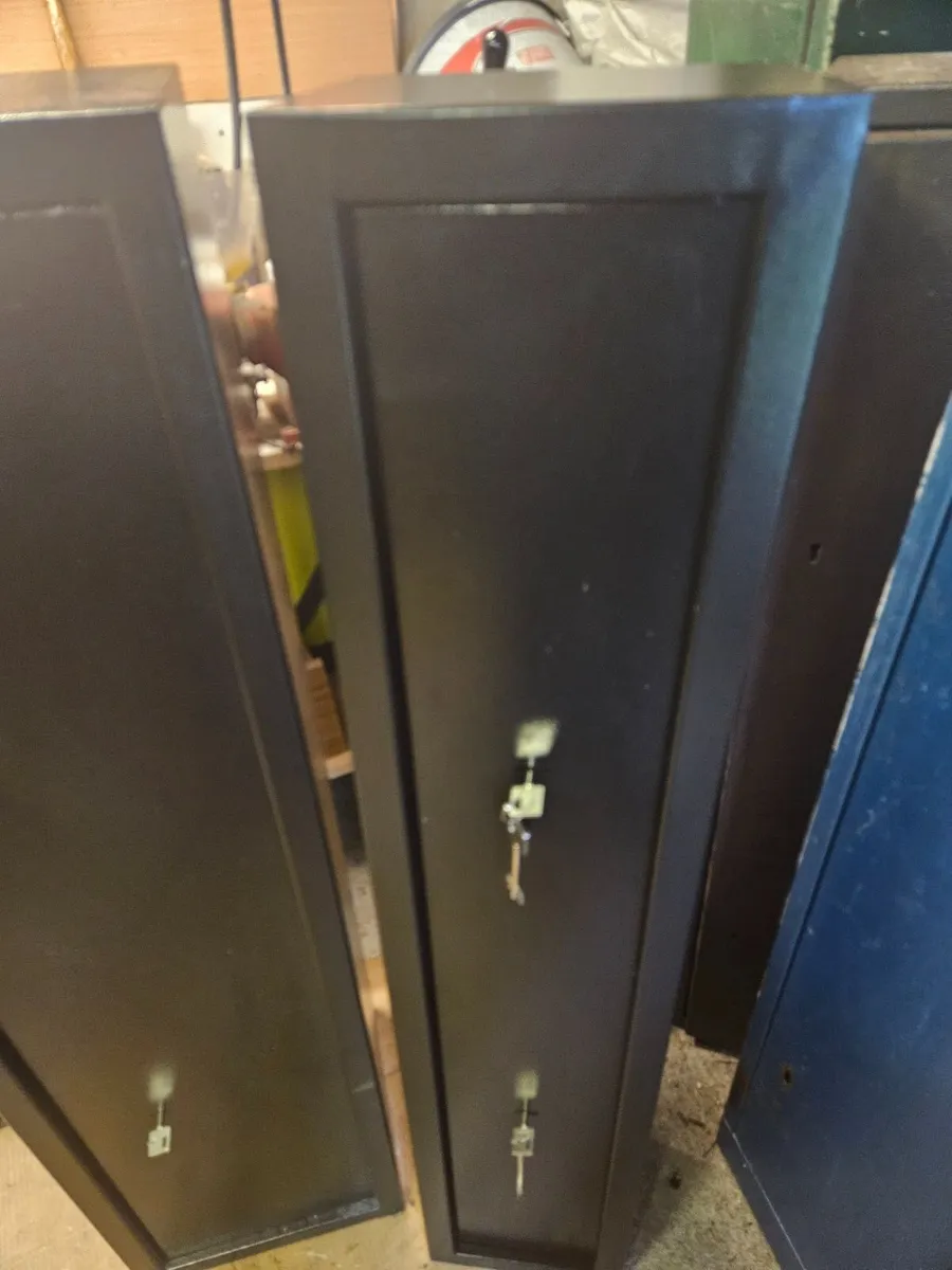 Gun cabinet - Image 2