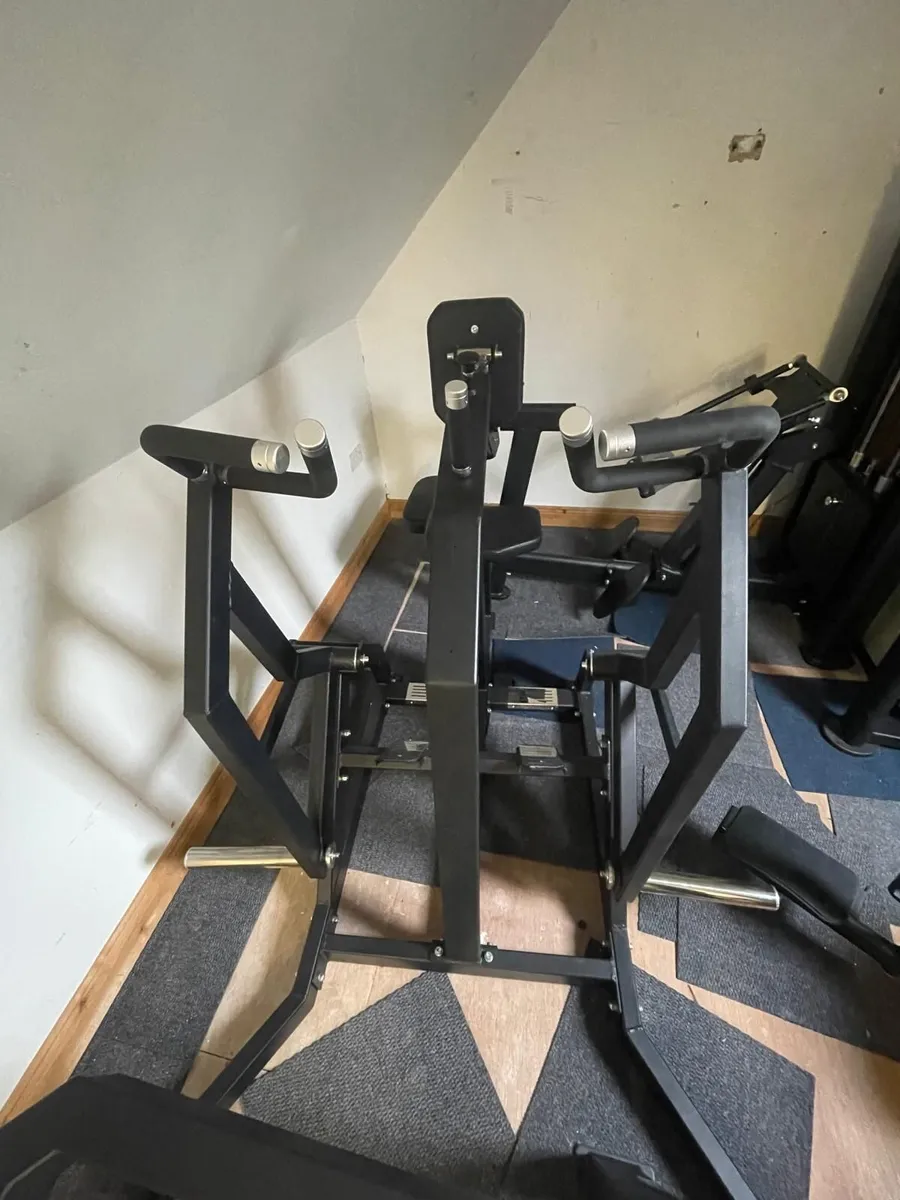Iso-Lateral Row machine commercial - Image 2