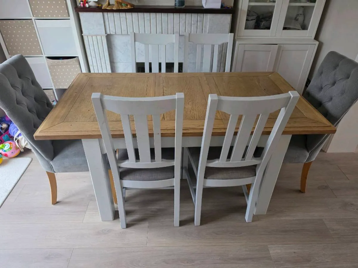 Kitchen table - Image 1