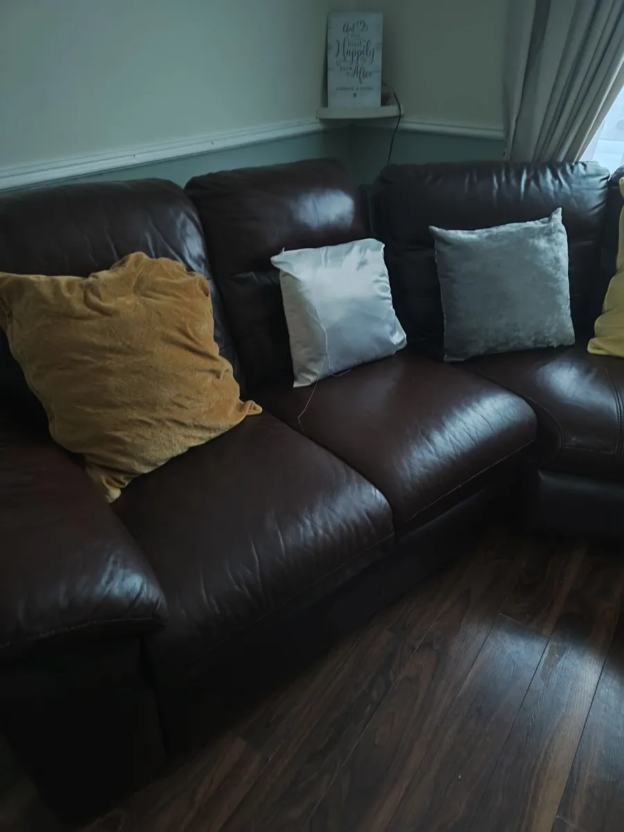 Brown leather corner sofa - Image 1