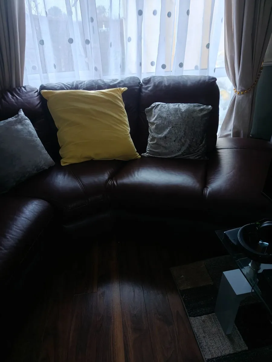 Brown leather corner sofa - Image 2