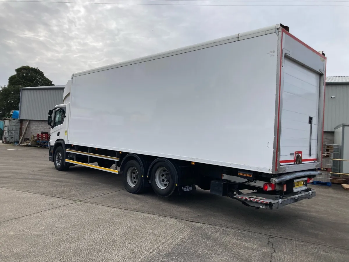 2018 Scania P320 6x2 28ft fridge - Image 3