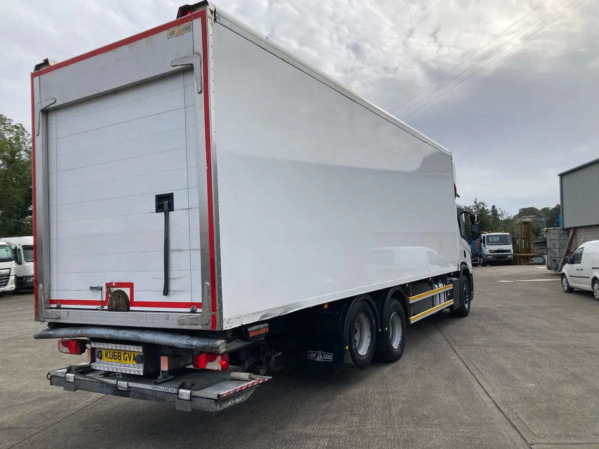 2018 Scania P320 6x2 28ft fridge - Image 4
