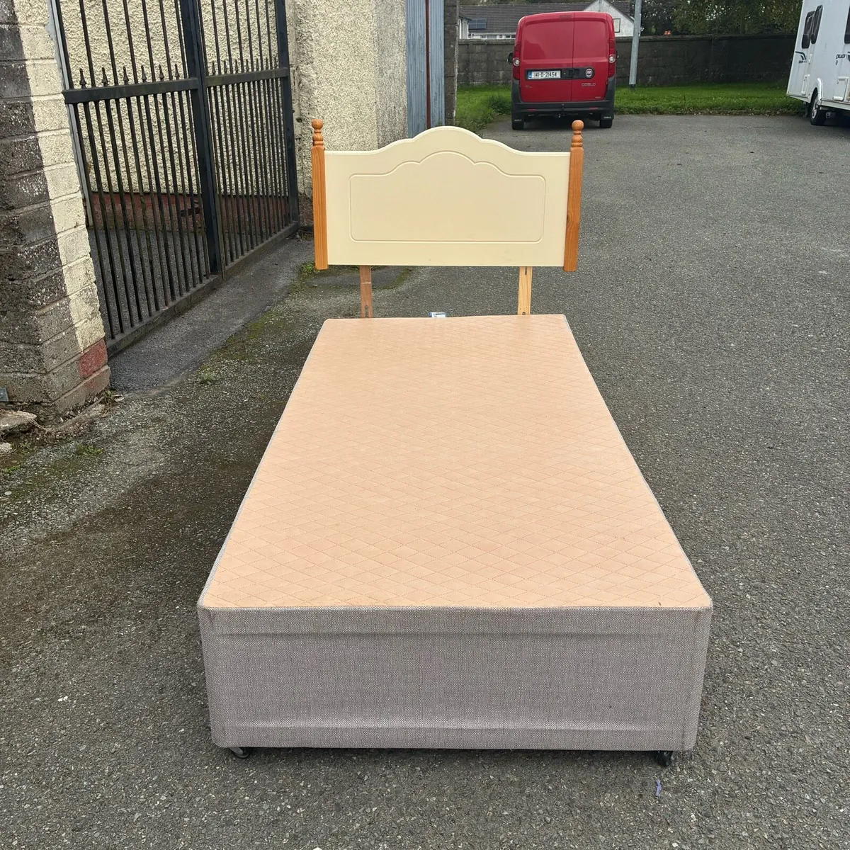 Single base & Headboard - Image 1