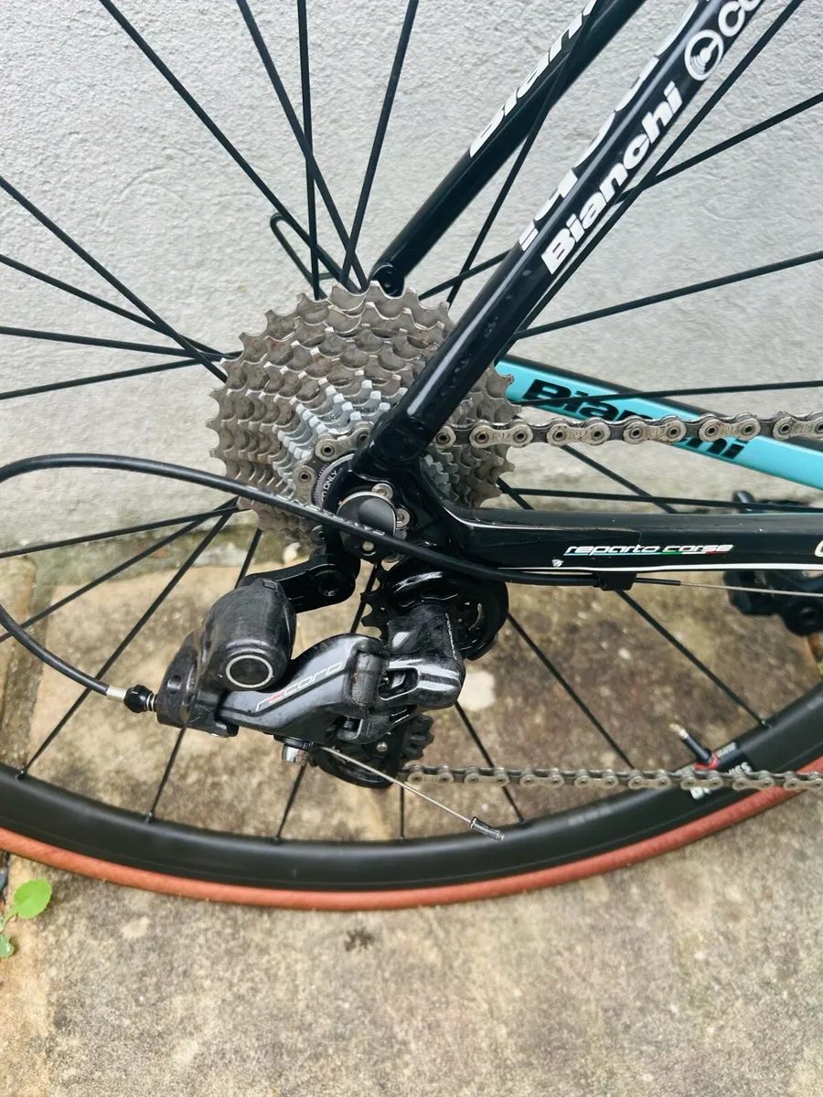 Bianchi Infinito CV carbon - Image 4