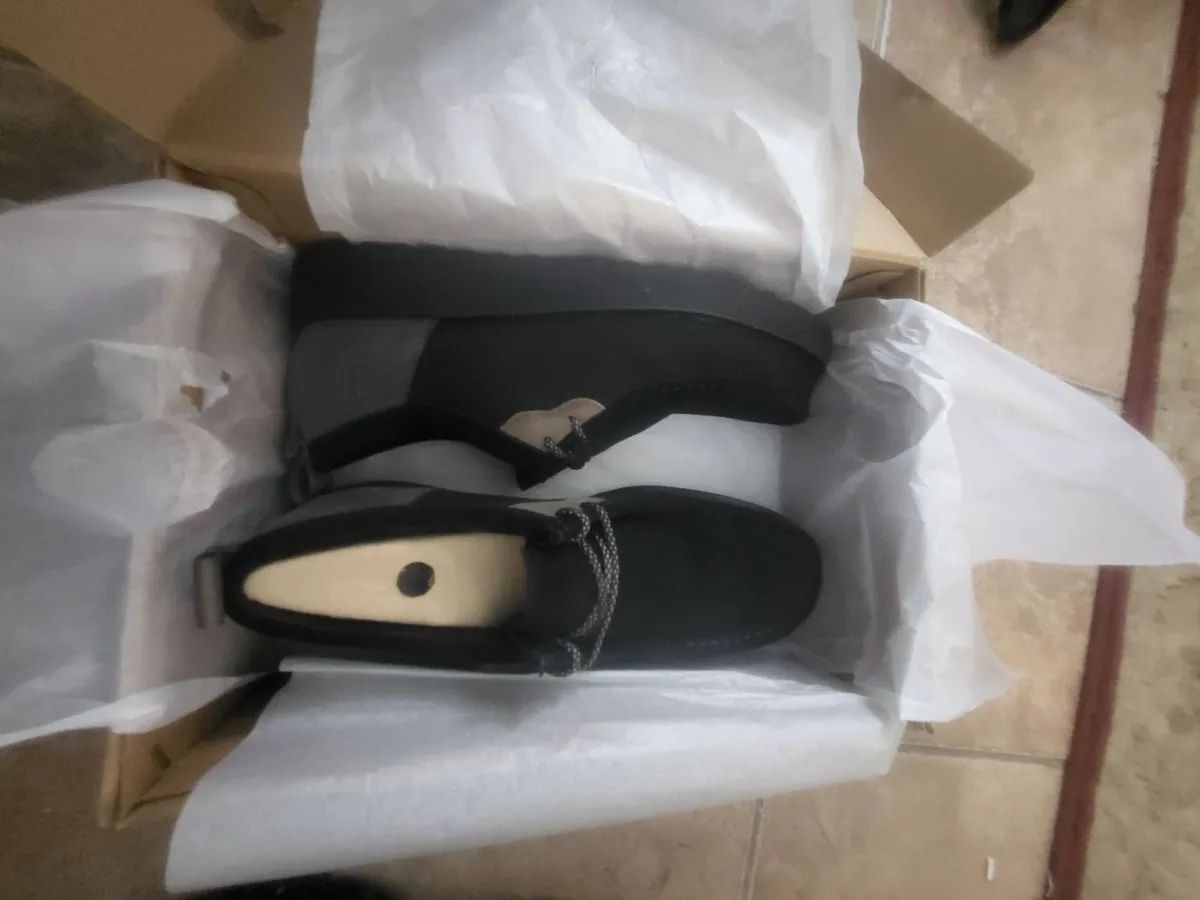 Clarks Wallabees Shoes (11.5) - Image 2