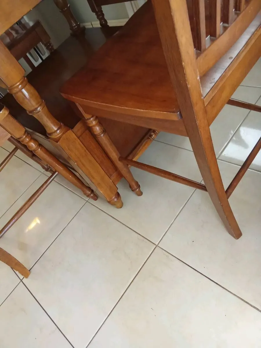Bar table and stools - Image 2