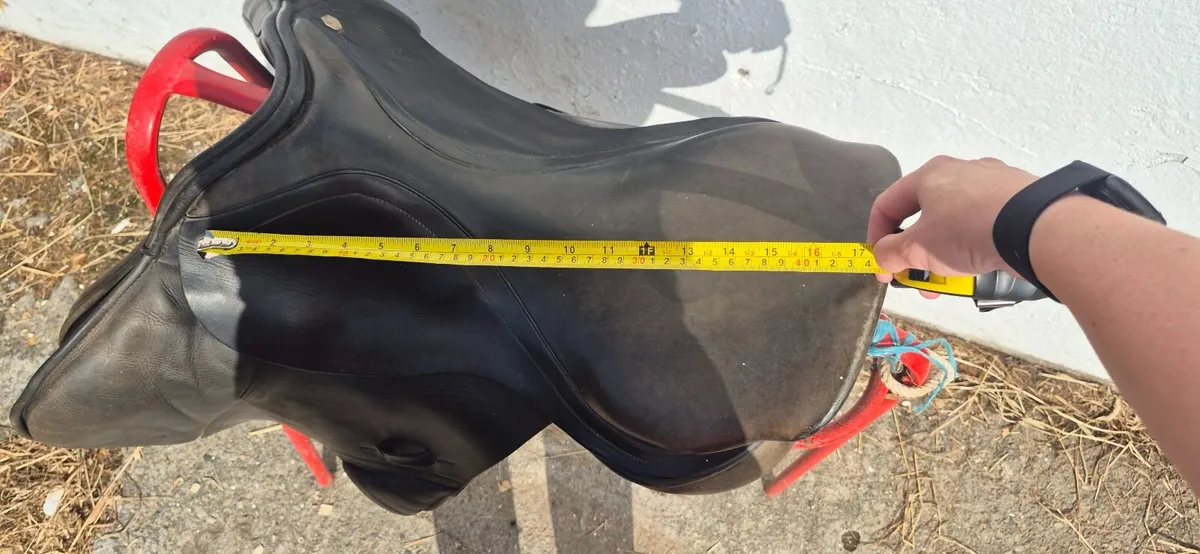 Albion black 17.5" Saddle - Image 4
