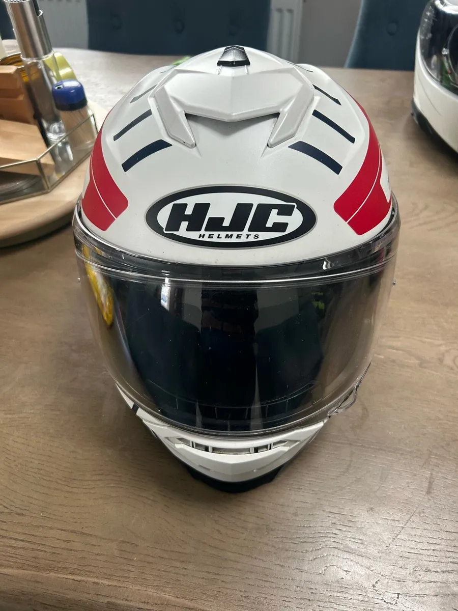 Motorcycle helmet - Image 1