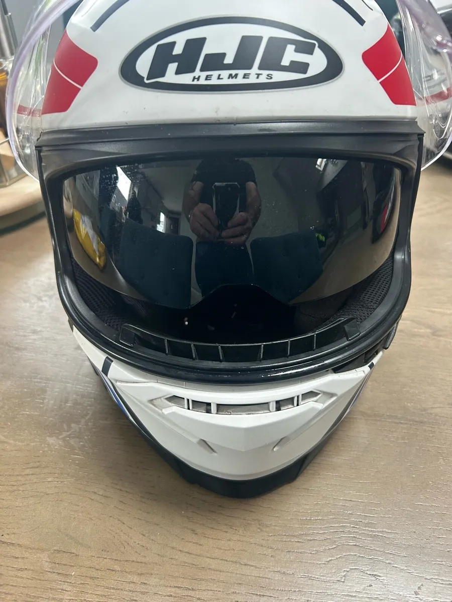 Motorcycle helmet - Image 2