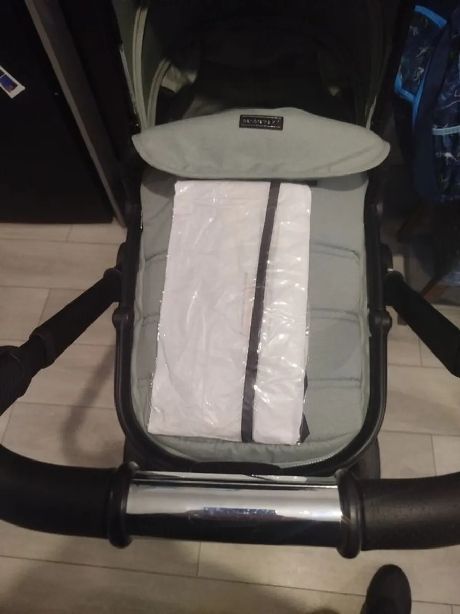 Travel system - Image 1