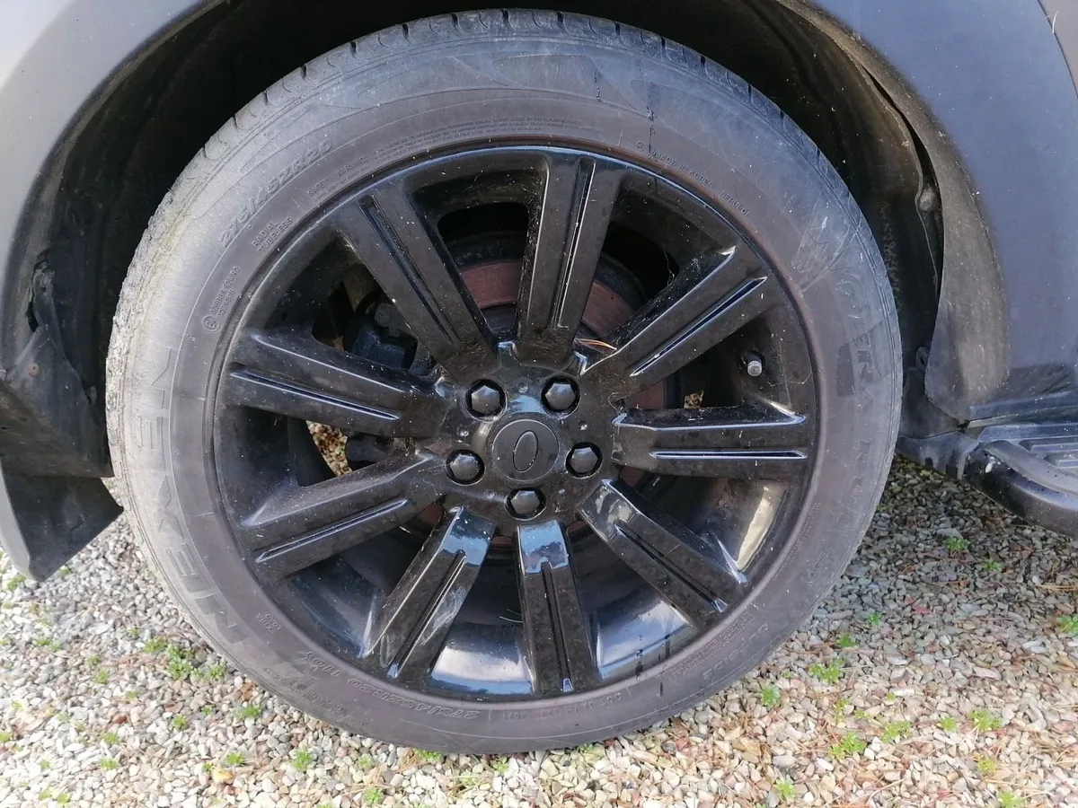 Land Rover 20 inch Alloys with tyres - Image 2