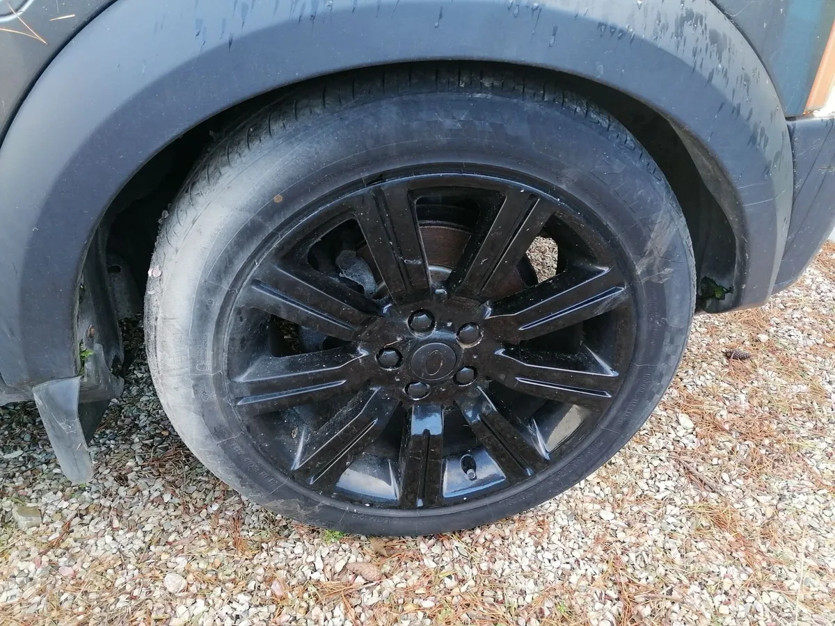 Land Rover 20 inch Alloys with tyres - Image 3