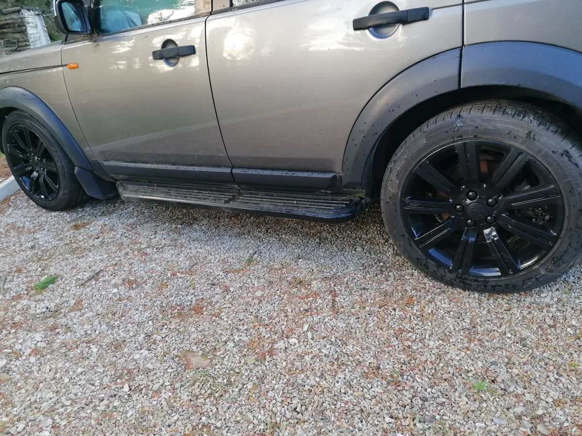 Land Rover 20 inch Alloys with tyres - Image 1