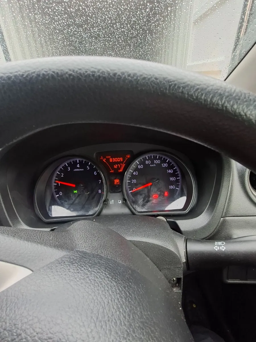 2013 Nissan note automatic 80000 km - Image 4