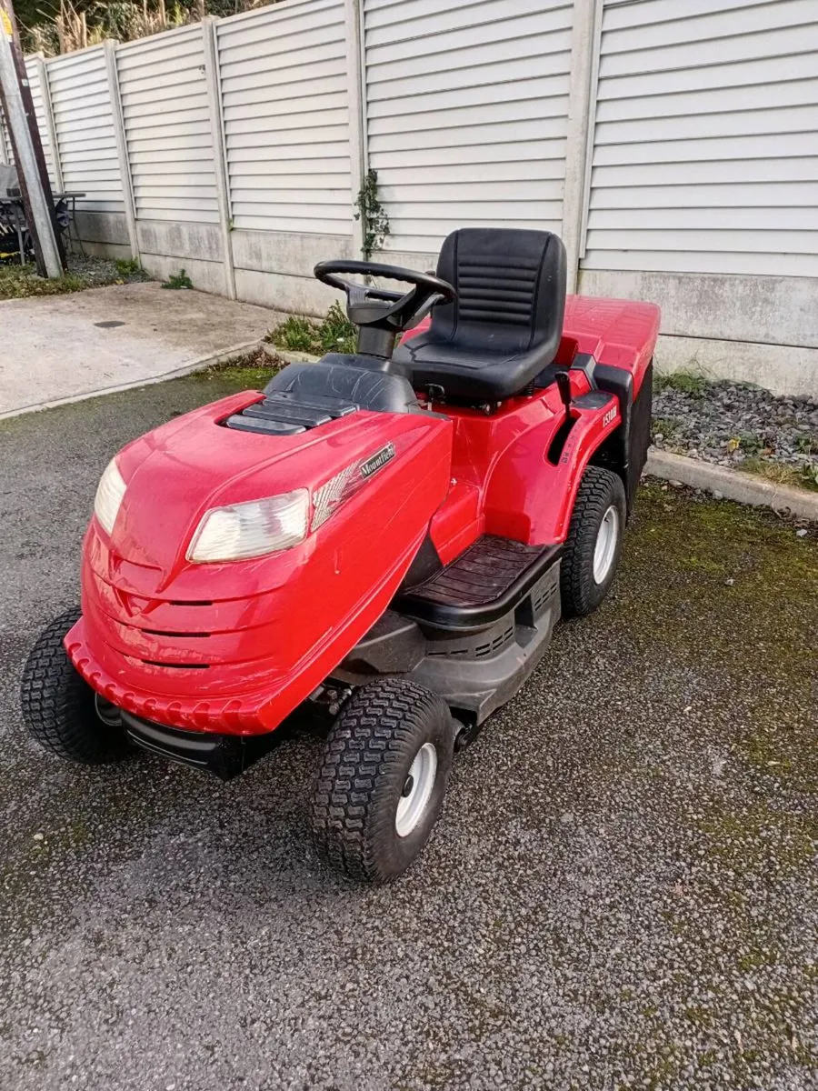 Ride on lawnmower - Image 2