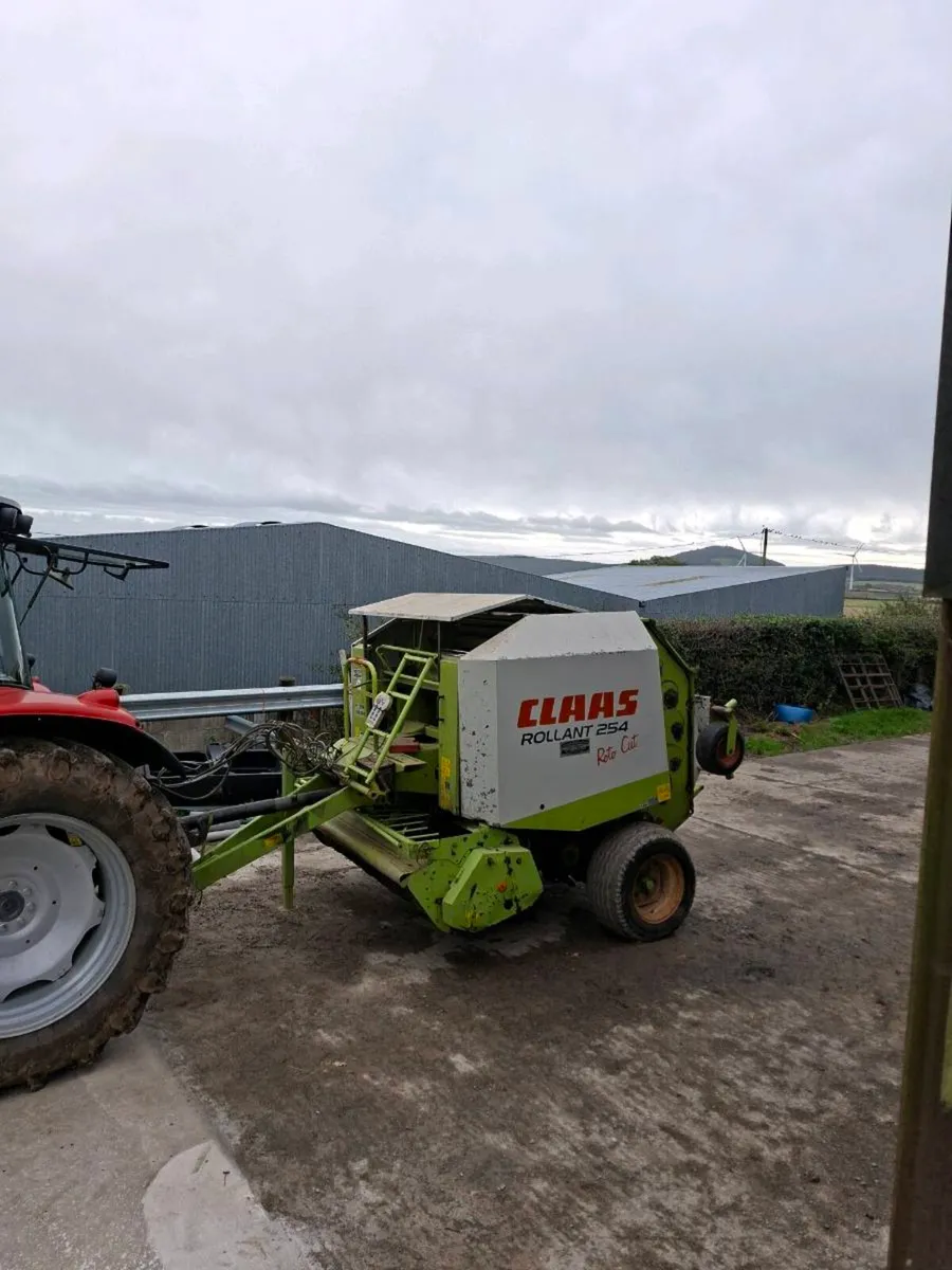 Claas 254 baler - Image 1