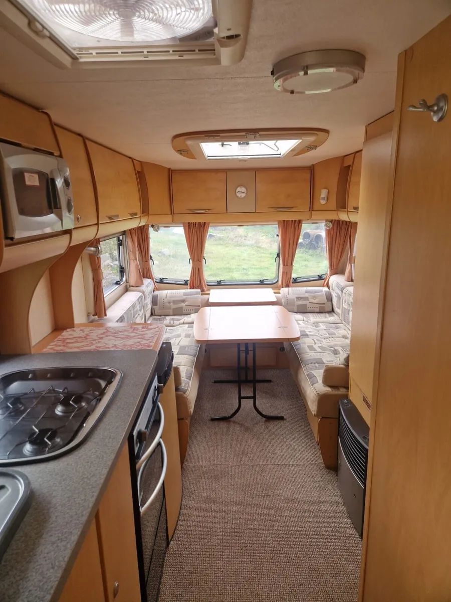Baily senator caravan 6/7 berth +awnings. - Image 4