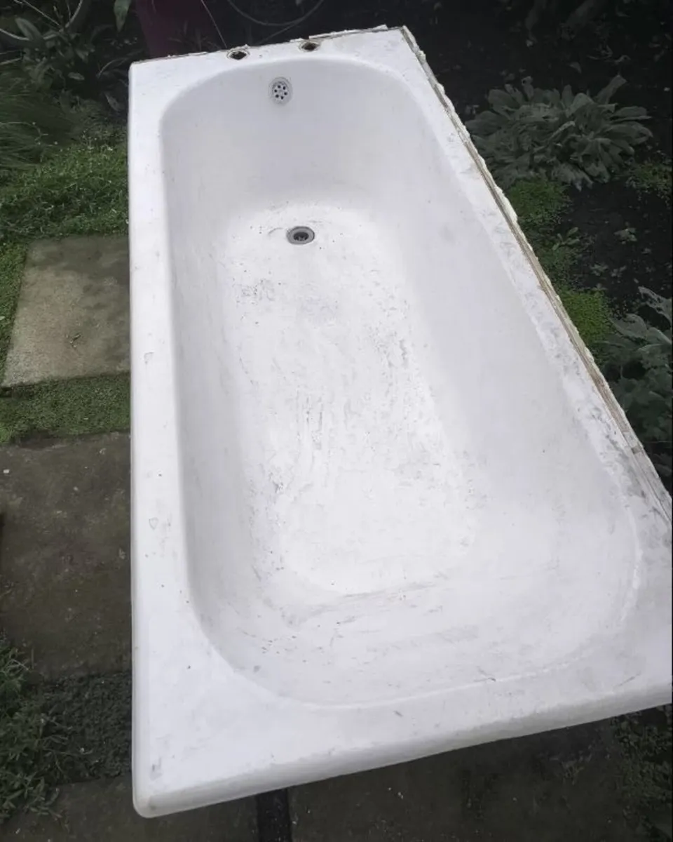 Cast iron bath, good condition, Cork City - Image 1