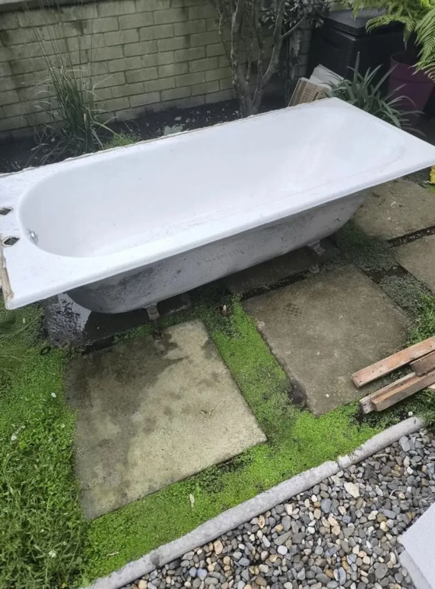 Cast iron bath, good condition, Cork City - Image 2