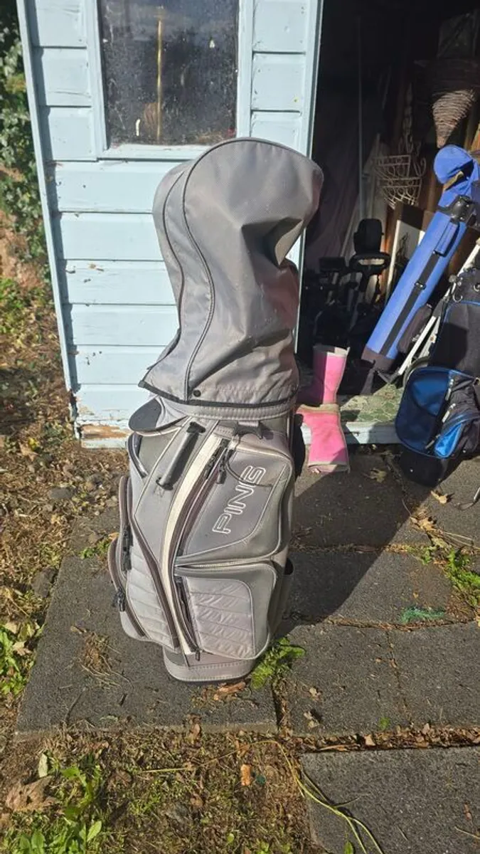 MacGregor Golf Clubs Full Set + Bag - Image 1