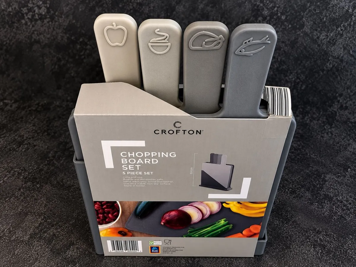 Crofton 5-Piece Chopping Board Set - Image 2