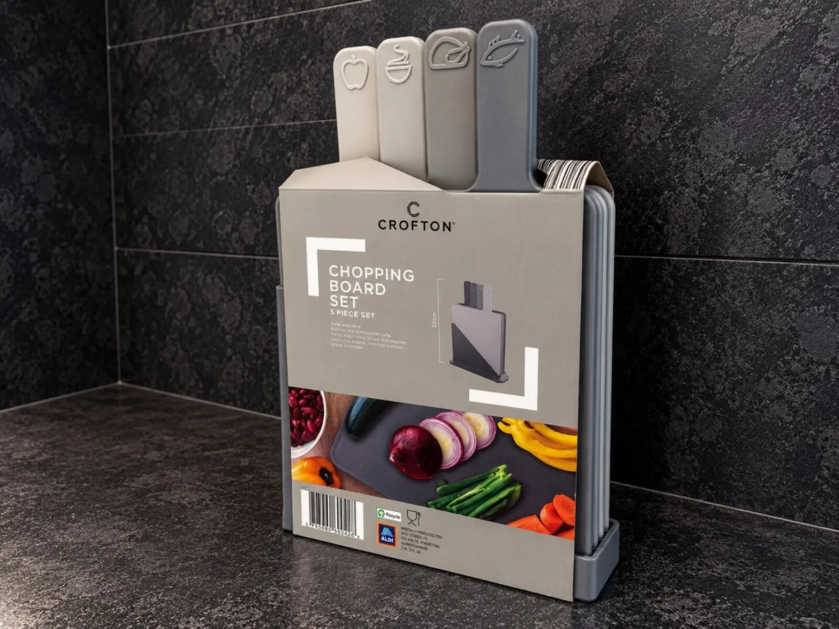 Crofton 5-Piece Chopping Board Set - Image 3