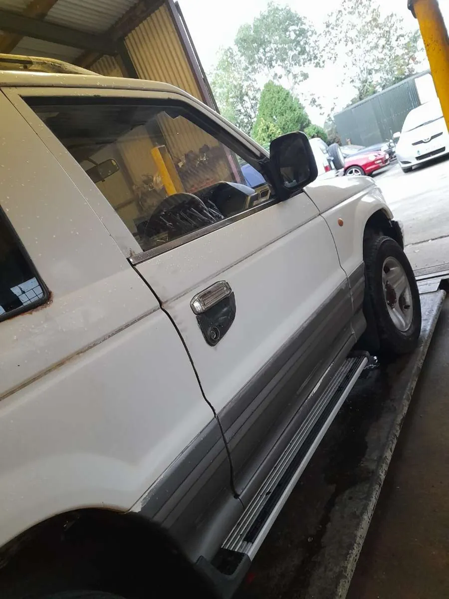 Mitsubishi pajero - Image 3