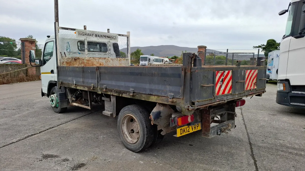 2012 Fuso Canter 7C18 Tipper 7.5 Ton. - Image 4