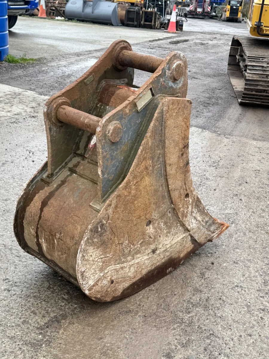 24” Hill Bucket on 80mm pins - Image 3