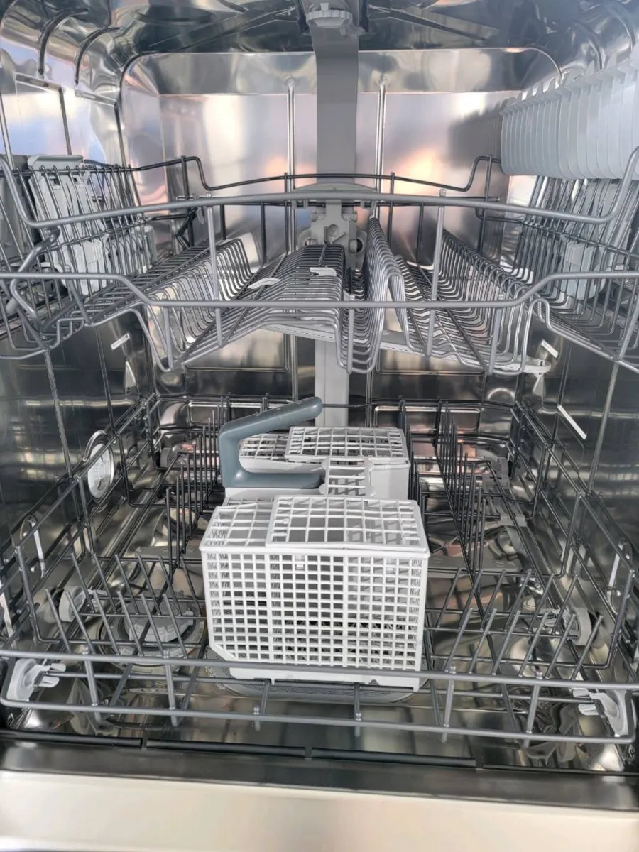 Dishwasher - Image 4