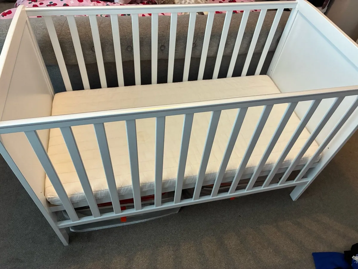 Baby cot - Image 2