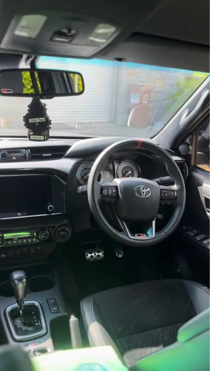 Toyota Hilux GR sport 2 - Image 4