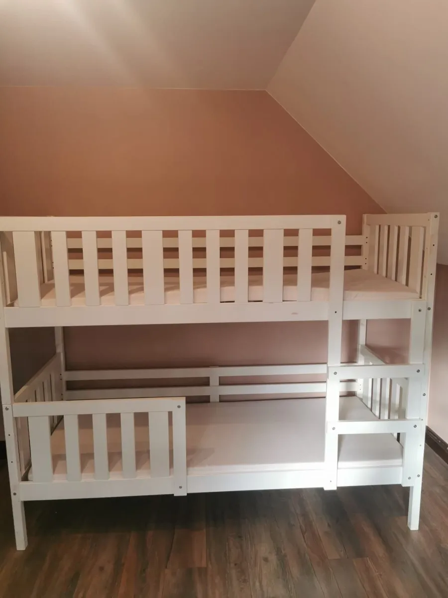 Kids bunk bed - Image 1