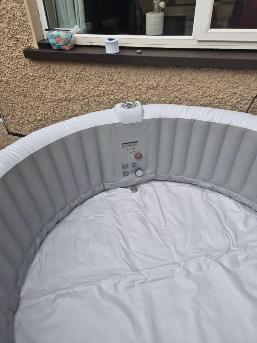 Inflatable Hot Tub - Image 3