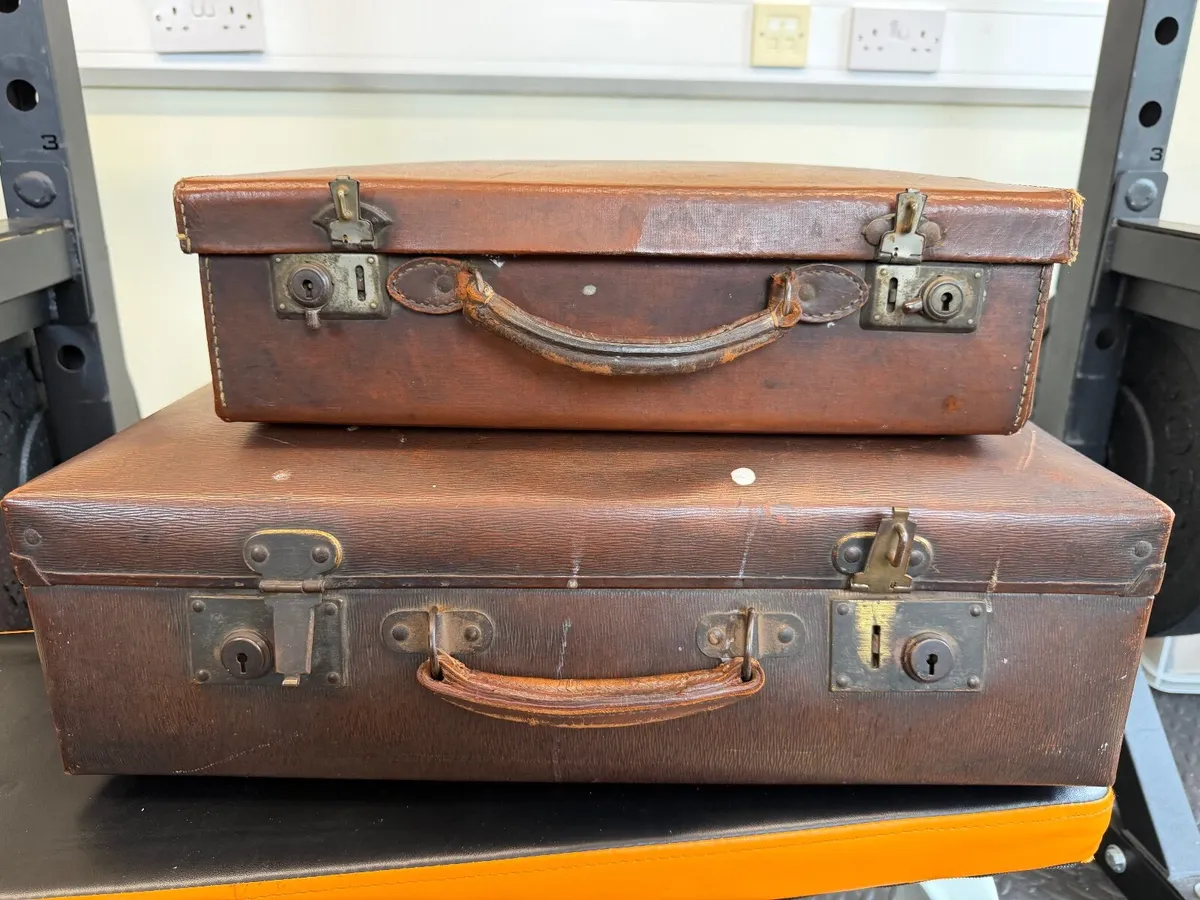 Antique 1920s Vulcanized Fibre Nesting Suitcases - Image 2