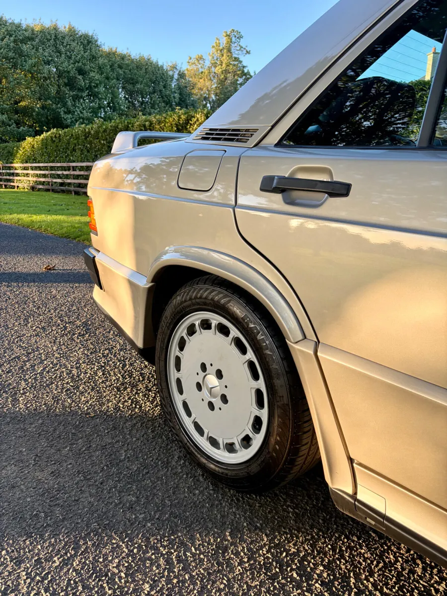 Mercedes-Benz 190E 2.3-16 Cosworth - Image 3