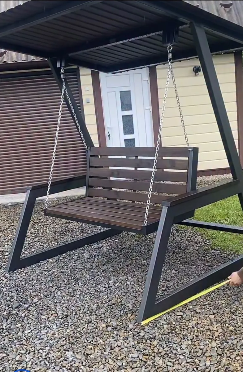 Gates and garden swing - Image 2