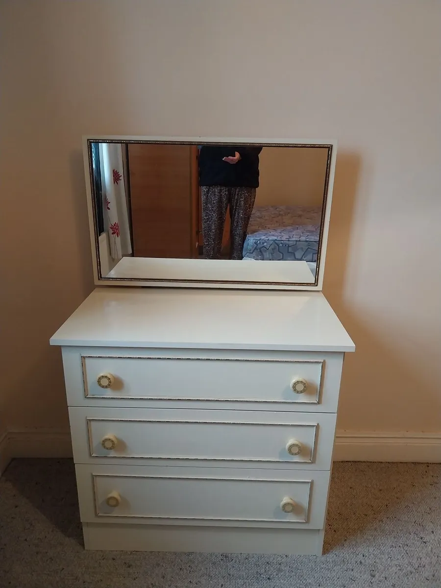 Dressing Room Table - Image 3